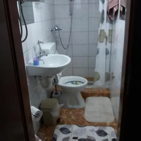 Vikendica Edina بيت للعطل *