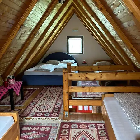 Vikendica Edina *